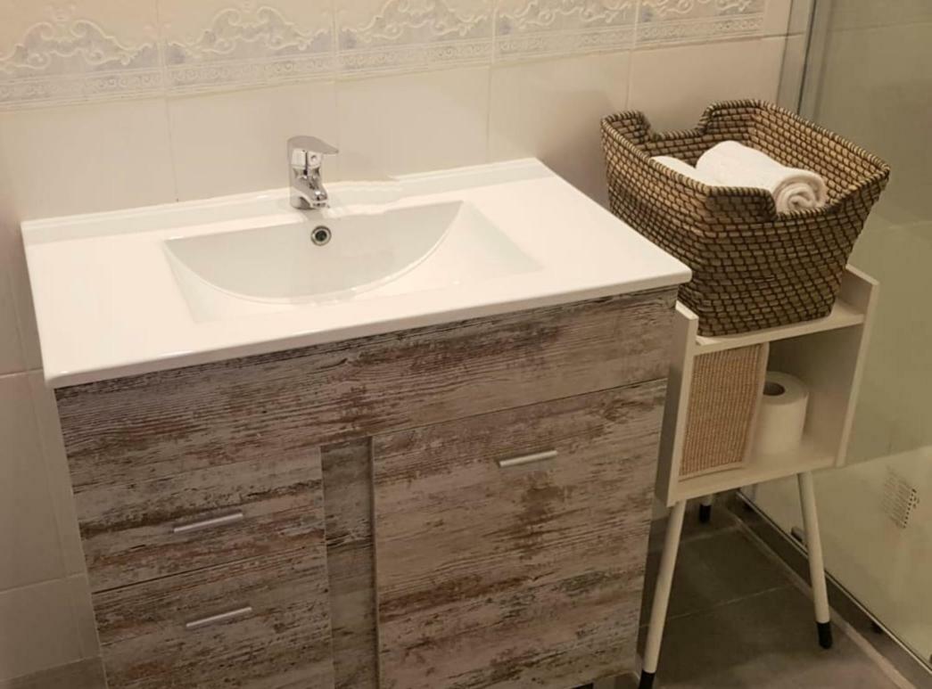 Ch Apartamento Plaza Del Angel - Semisotano Madrid Exteriör bild